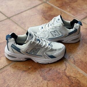 Men's Size 9 and Women's Size 10.5 - New Balance 530 Sky Blue